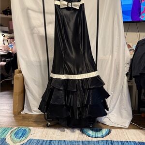 Jessica McClintock for Gunne Sax Vintage Strapless Gown – Size 3